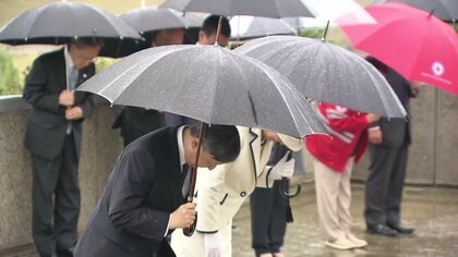 モンゴル公式訪問中の天皇皇后両陛下　3日目の歓迎行事に白鵬、日馬富士、朝青龍の元横綱3人勢ぞろい　日本人死亡者慰霊碑では1分間の黙とう