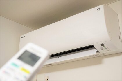 台風のときに「エアコン」はいつも通り使ってOK？判断基準は“室外機の状態”…注意点をダイキンに聞いた