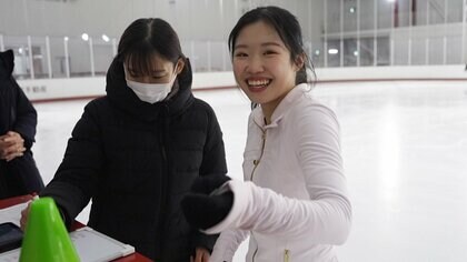 氷上練習中にも笑顔を見せてくれた中井