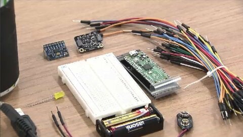 キットづくりで学ぶ超小型人工衛星　高校生30人が参加「将来はJAXAで仕事したい」　九州工業大学でワークショップ　福岡