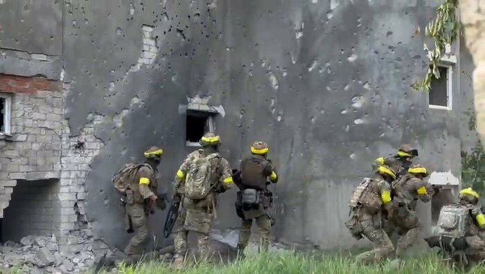 建物を囲んで激しい銃撃戦が発生 (ロシア・ベルゴロド州)
