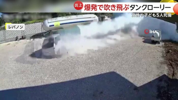 凄まじい勢いで直進していくタンクローリー
