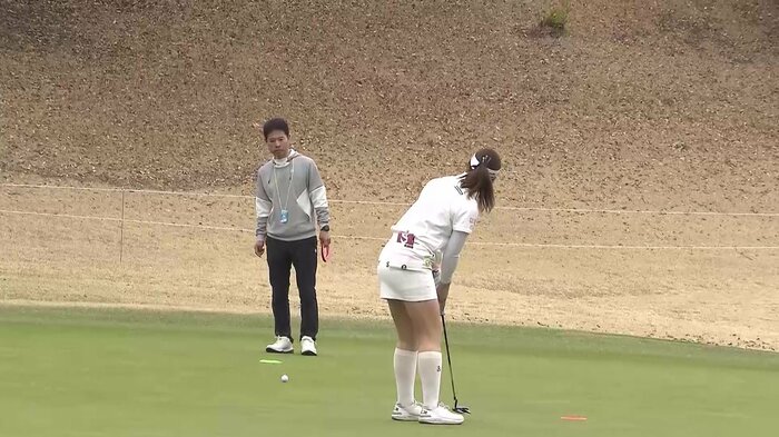 様々なポジションでグリーンをチェック