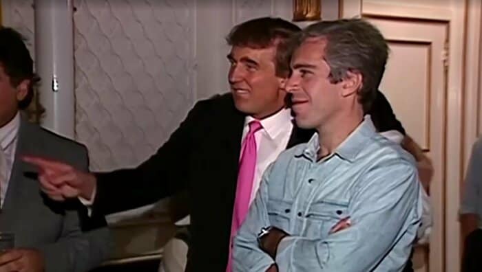 トランプ大統領とエプスタイン氏(1992年撮影)