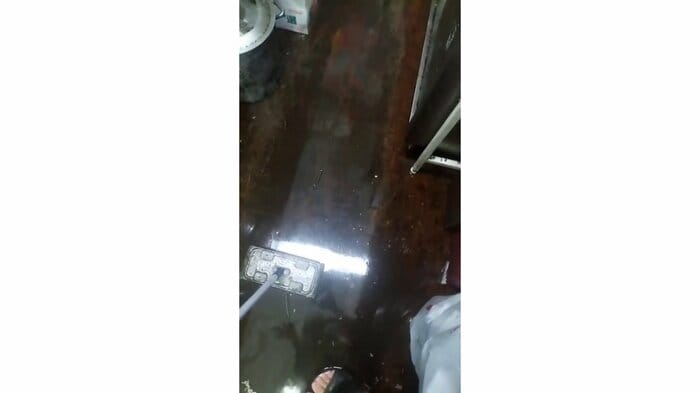 大雨で店内に水が入り込んだ様子（2024年9月・画像提供：石田香奈さん）