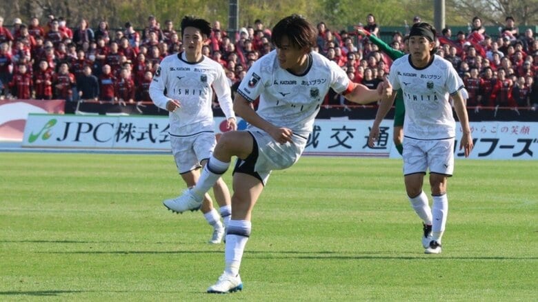 【コンサドーレ】高嶺朋樹「もう本当に勝たなきゃ上はない」”体調不良・退場・強風”度重なる試練に打ち勝てず…試合立ち上がりの失点は「チームが抱える大きな課題」水戸にアウェイで1-3敗戦｜FNNプライムオンライン