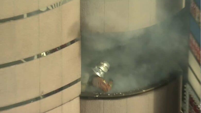 【速報】大阪・天神橋のビルで火事　けが人なし　天神橋筋商店街・扇町公園など近く｜FNNプライムオンライン
