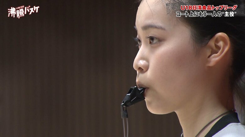 女子高校生レフェリーも登場！高校バスケ“3冠”U18日清食品トップリーグ入替戦　名門校残留のカギは“ソップツインズ”｜FNNプライムオンライン