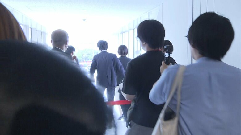 議会への説明後カメラの前に現れたが…9月26日