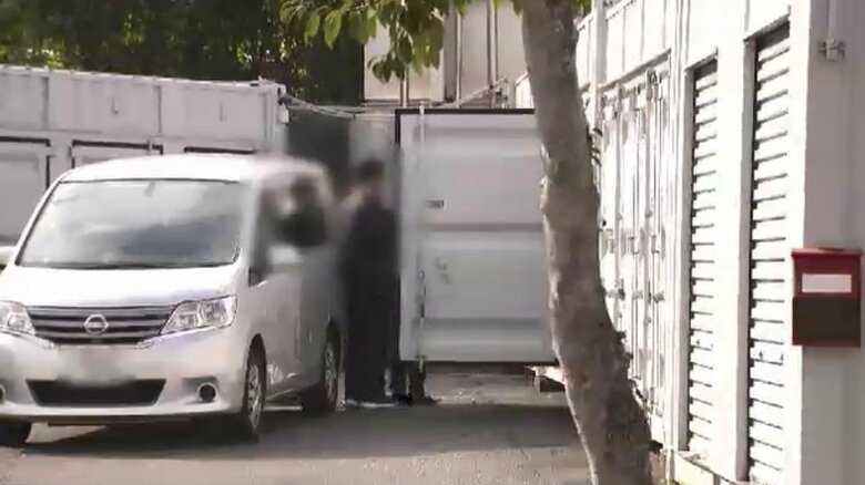 家宅捜索の様子(去年12月、福岡市内)