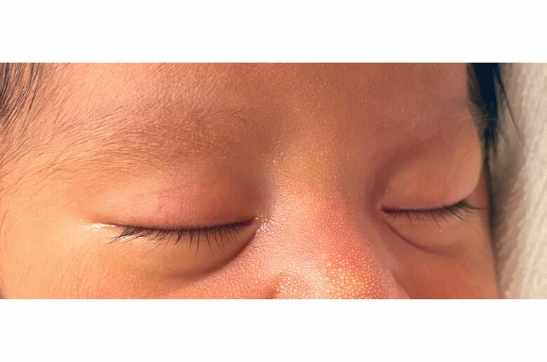 生後4日目　すでにまつ毛が長い（提供：ことねさん）