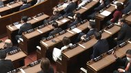 【NEW】国会“三密”回避で再開 離席も可能に