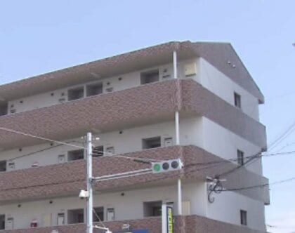 交際していた女子大学生を4階から飛び降りさせ包丁で繰り返し刺す「被害者の絶望は想像を絶する」殺人問われた男に「懲役20年」判決