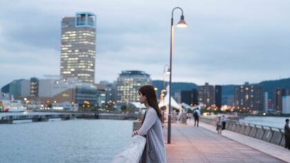 現実でもSNSでも“つながっている”のに孤独…友達がいてもふと寂しさを感じてしまう理由