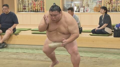 【大相撲秋場所・13日目】御嶽海は5勝8敗　嘉陽に突き落としで勝つ