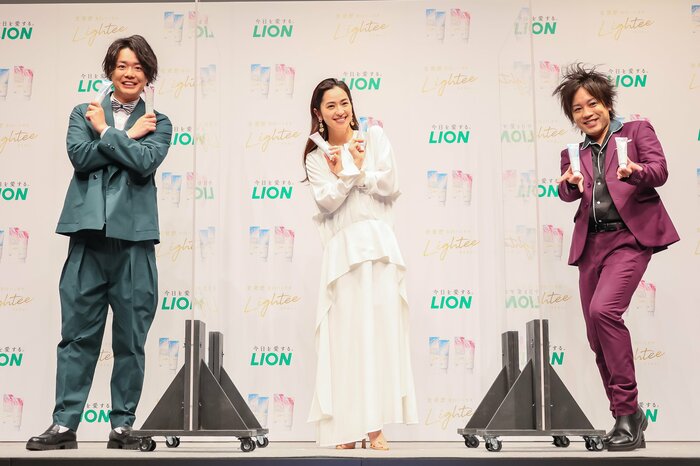 美白ハミガキLightee 新CM発表会 シュウペイ 中村アン 松陰寺太勇