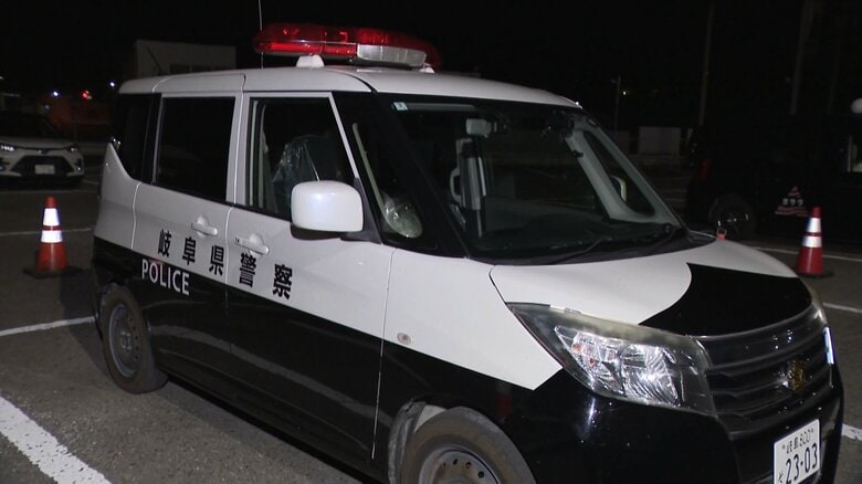 パトカー盗んで走り去る…追跡してきた警察官の隙をついて無施錠で停車中のパトカー盗んだ疑い 52歳男逮捕｜FNNプライムオンライン