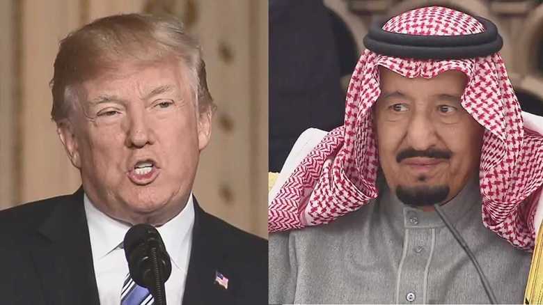 サウジアラビアのサルマン国王(右)