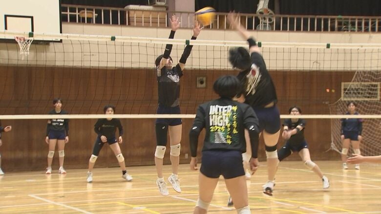 盛岡誠桜女子バレー部の練習