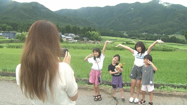 大勢のファンが“聖地巡礼”