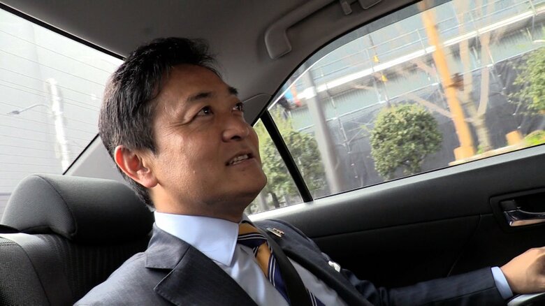 自らを例えて「売れない地下アイドルが地上に…」とも