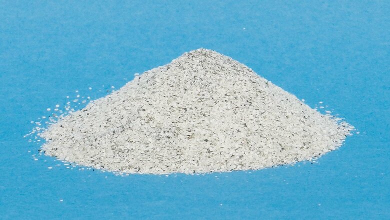 下水から回収した「再生リン」（神戸市提供）