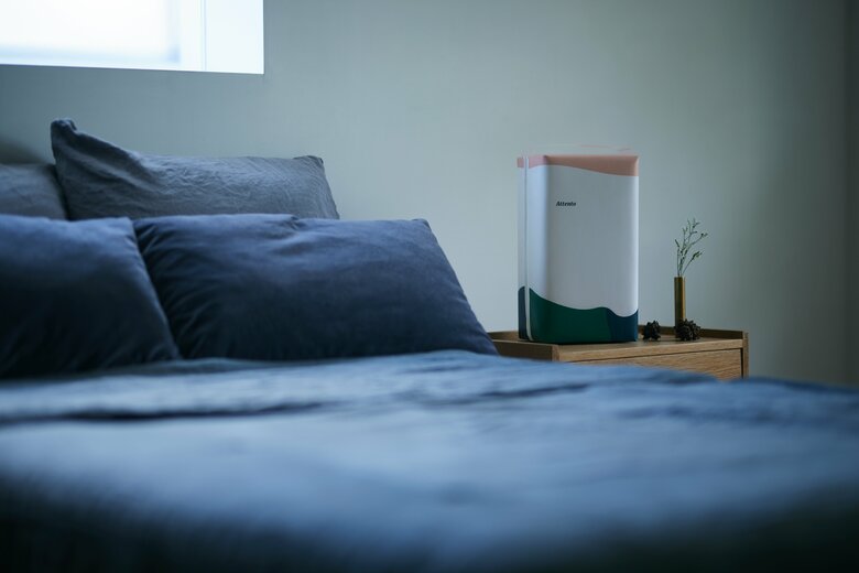 「アテント かくさないパッケージ」（提供：大王製紙）