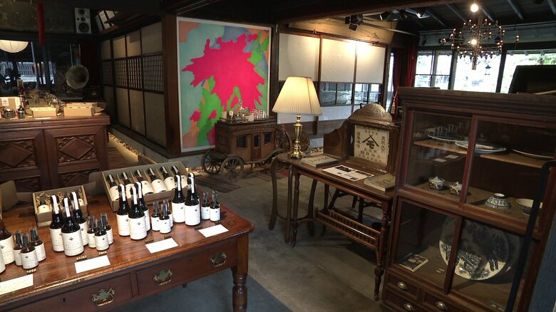 ヤマモ味噌醤油醸造元の店内