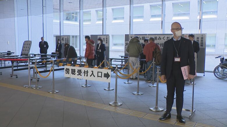 新潟県議会 特設の傍聴受付が