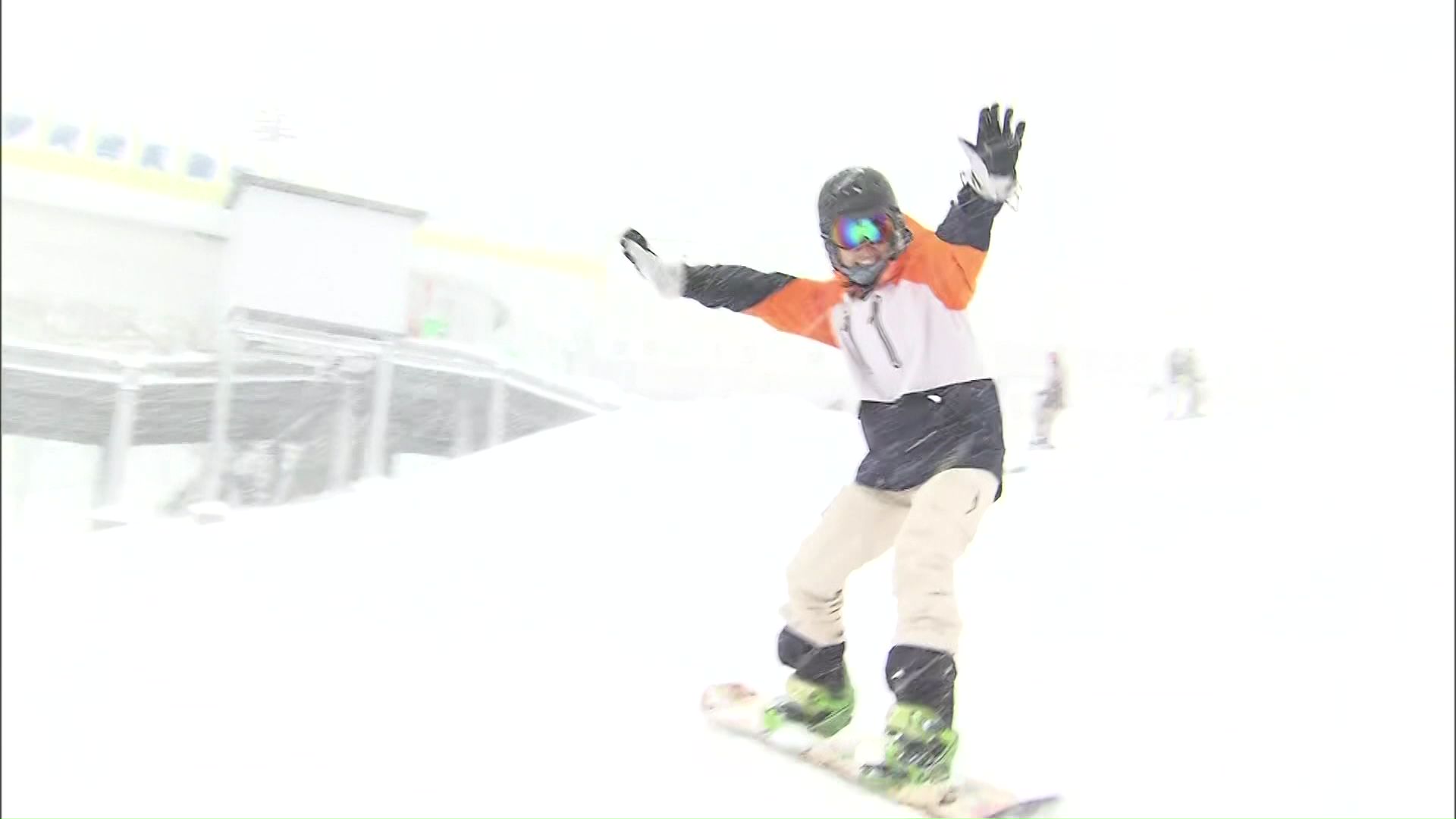 「ホワイトアウトで数メートル先を見通すのが難しい」 北海道内で“局地的大雪”強い寒気の影響 一方で札幌国際スキー場オープン！ 初滑り楽しむ人でにぎわう