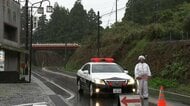 土砂崩れで落石が車に直撃　浜松市の県道 けが人なし