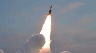北朝鮮が昨日発射のミサイル写真公開 新型短距離弾道ミサイルか