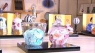 色が多彩で鮮やか・・・ガラス細工のひな人形 出雲の工房で夫婦二人三脚で制作(島根)