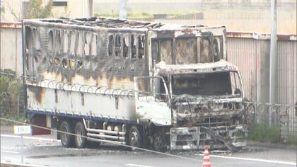 「接続部分から黒煙」東北道で大型トラック炎上　けが人なし　一時上り線が一部通行止め　埼玉・蓮田SA付近