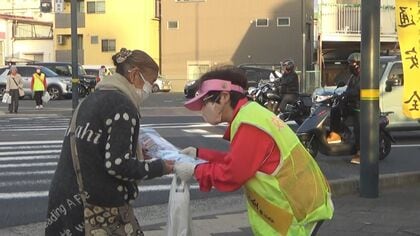 マツダスタジアム前で交通事故防止を呼びかけ　「早めのライト点灯、歩行者優先の徹底を」広島南警察署