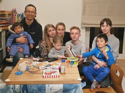 「惨劇の街」に住んでいた家族　ポーランドの日本語学校教頭が自宅に受け入れ…支援物資発送にも奔走