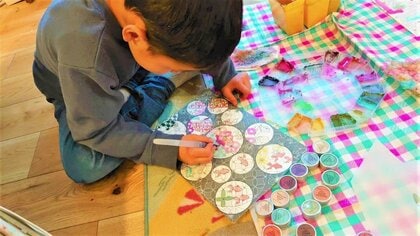 メーカー勤務時代に捨てられる化粧品見て閃く…廃棄コスメから絵具を開発「絵を描く事で環境負荷の低減に」