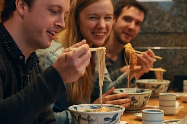 中国人観光客6割減の影響は…訪日客全体は5%減に留まり消費金額大きなアメリカやオーストラリアの観光客は大幅増|FNNプライムオンライン