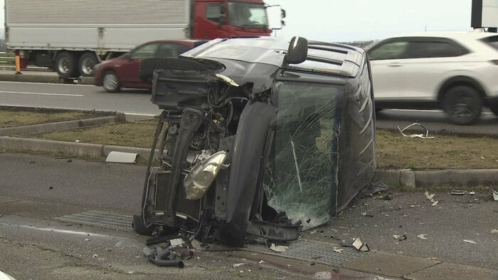 親子が乗車していた軽自動車（7日）