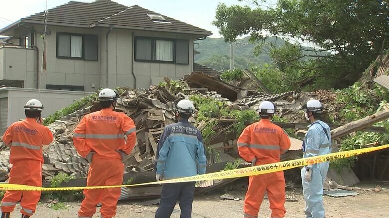 2階建ての住宅が倒壊　住人の無事確認　大分県津久見市｜FNNプライムオンライン