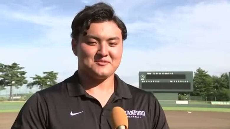 ソフトバンク1位指名・佐々木麟太郎選手に城島ＣＢＯがあいさつ　王会長のサイン入り交渉権獲得のくじを手渡す｜FNNプライムオンライン