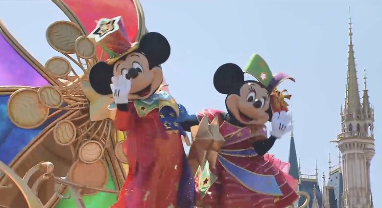 ミッキーマウスが“記念衣装”に！　「東京ディズニーリゾート40周年」で新イベント　シンデレラ城も特別仕様｜FNNプライムオンライン