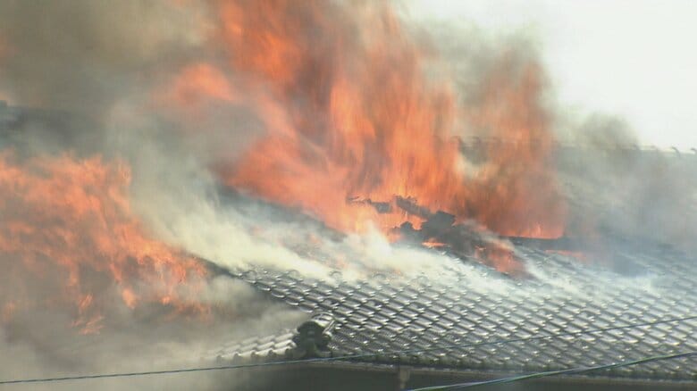 「修理中のエアコン」が火元か　住人と業者は避難して無事　富山市の木造2階建て住宅の火災｜FNNプライムオンライン