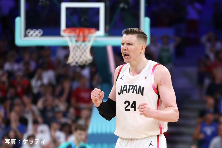 フランス戦でのジョシュ・ホーキンソン（30日、ピエール・モロワ競技場）