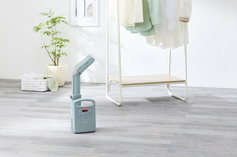 布団乾燥だけでなく衣類乾燥や…（提供：アイリスオーヤマ株式会社）