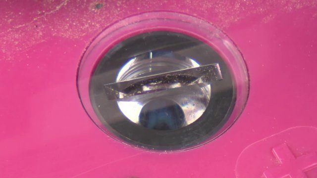 エアコン使用で酷使するバッテリーの確認も