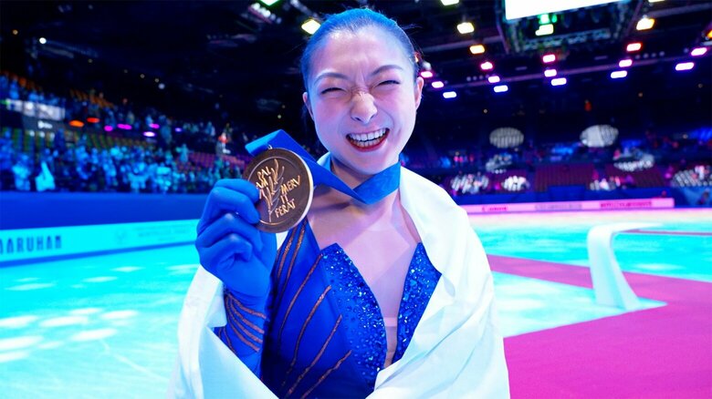 世界選手権で金メダルを獲得した坂本花織