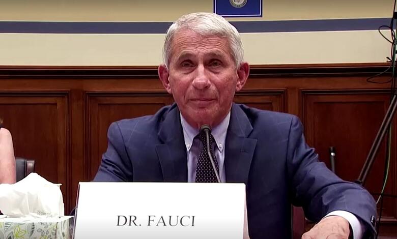 陽性判明のファウチ所長が「在宅勤務」すると発表