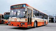 路線バスを改造し移動型サウナバス「サバス」を製作! “つり革”や“降車ボタン”も活用…担当者に聞いた
