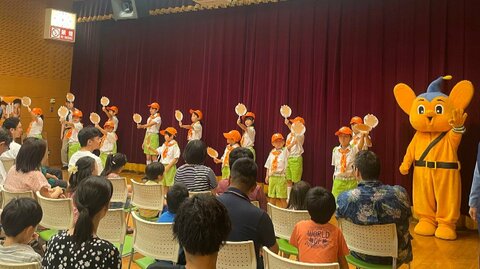 子どもたちが自作ダンスで交通安全を訴え　警視庁
